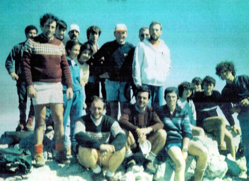 grupo-pe&ntilde;a-santa