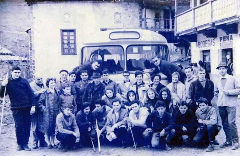 grupo-pe&ntilde;a-santa