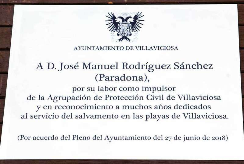 placa-homenaje-paradona-rodiles