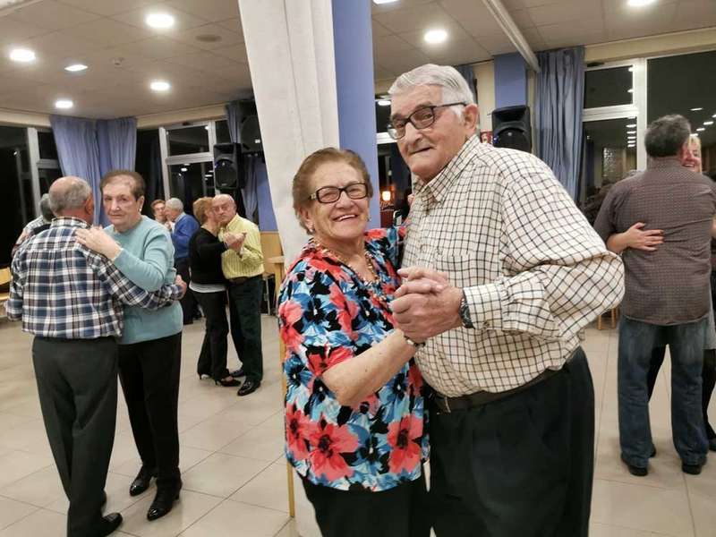 jubilados-bailando-nava-02