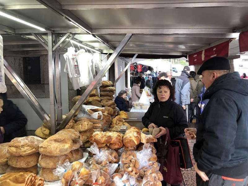cangas-onis-mercado-abierto-domingo-07