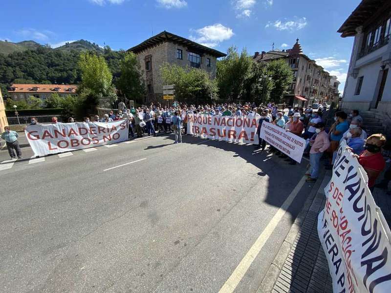 manifestacion-ganaderos-cangas-10