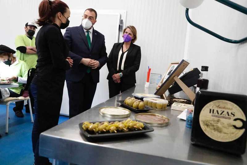 barbon-visita-lastres-colunga-04