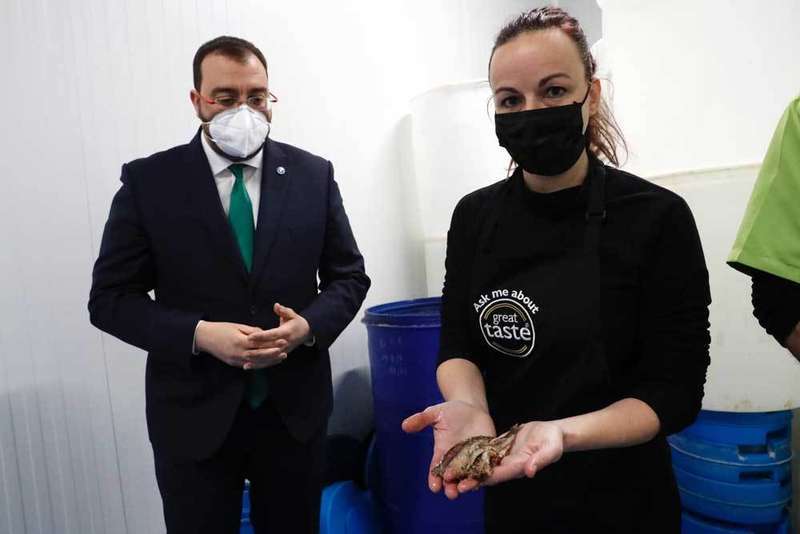 barbon-visita-lastres-colunga-05