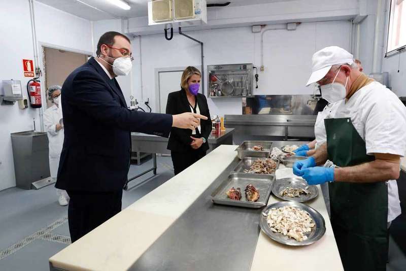 barbon-visita-lastres-colunga-12