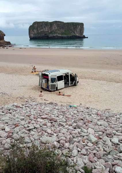 furgoneta-playa-andrin