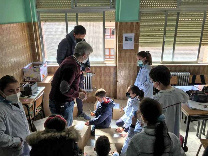 material-escolar-ucrania-04