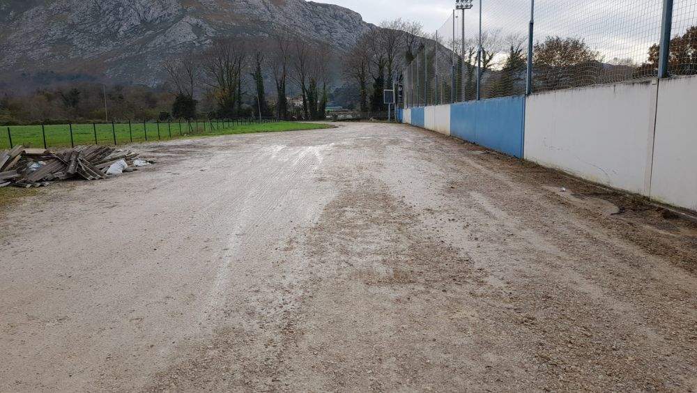 parking-campo-futbol-posada-llanes
