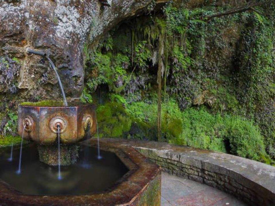 Fuente de los siete caños.
Turismo Asturias
