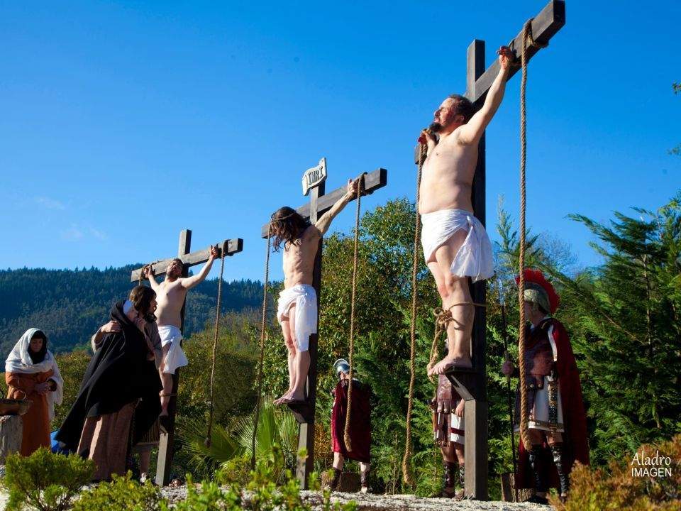 Vía Crucis de Infiesto 2023.
José M Aladro