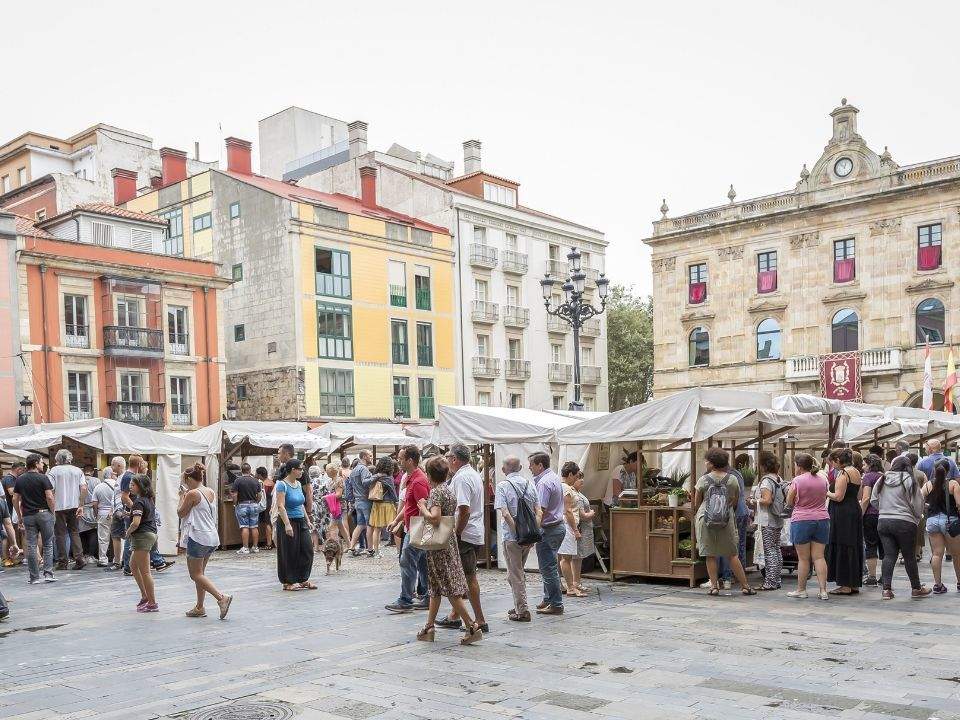Mercadillo de Gijón.
Turismo Asturias