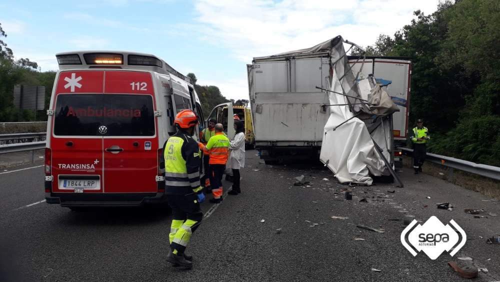 choque-camiones-villaviciosa