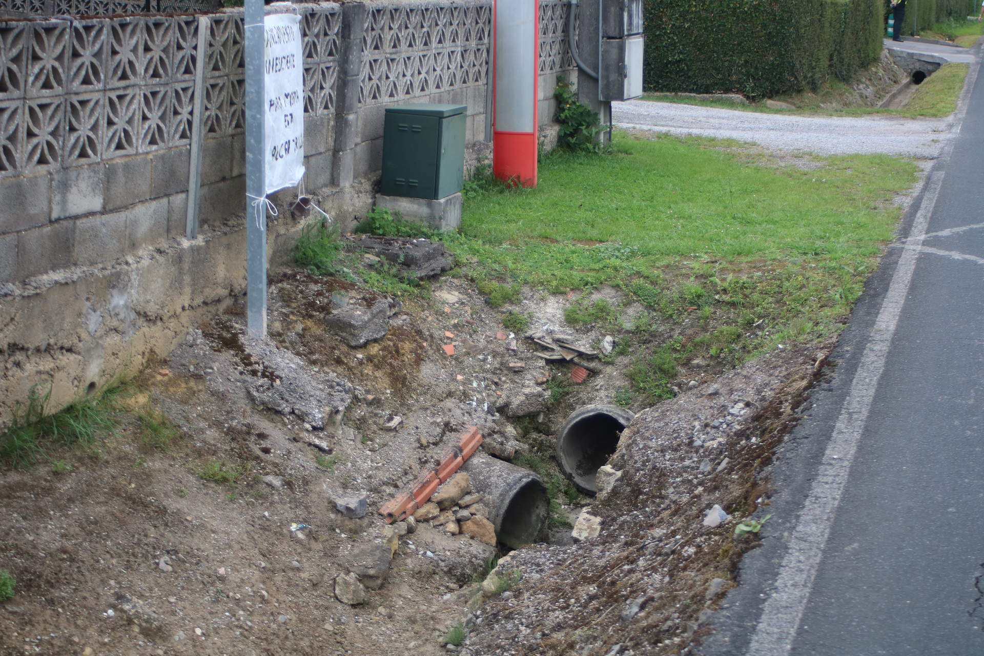 La cuneta de la discordia