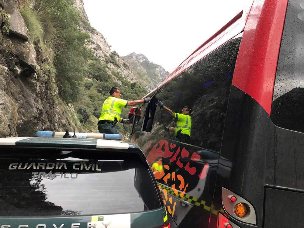 accidente-autobús-la-hermida-02