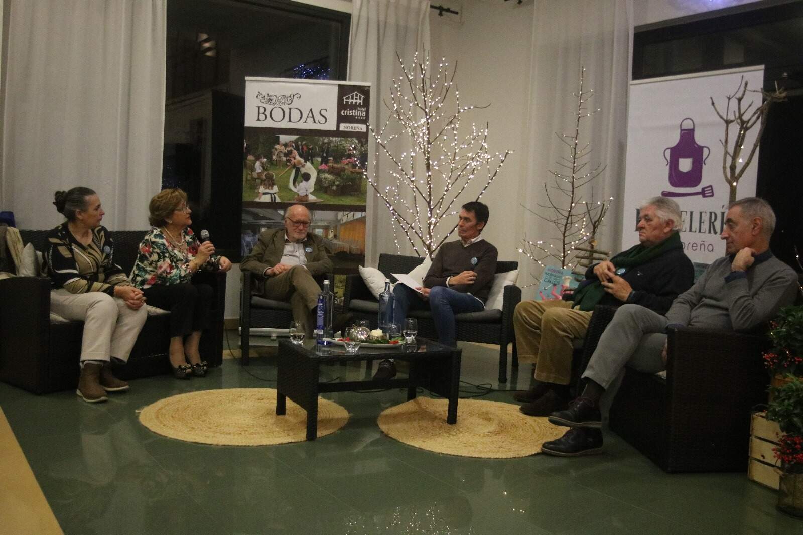 De izda a dcha Ivonne Corral, Amada Álvarez, Eduardo Méndez Riestra, David Fernández Prada, Abel Terente y Luis Alberto Martínez