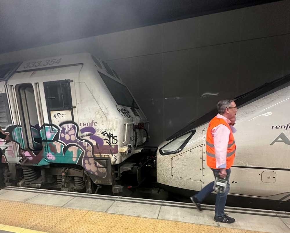 locomotora-diesel-remolque-ave