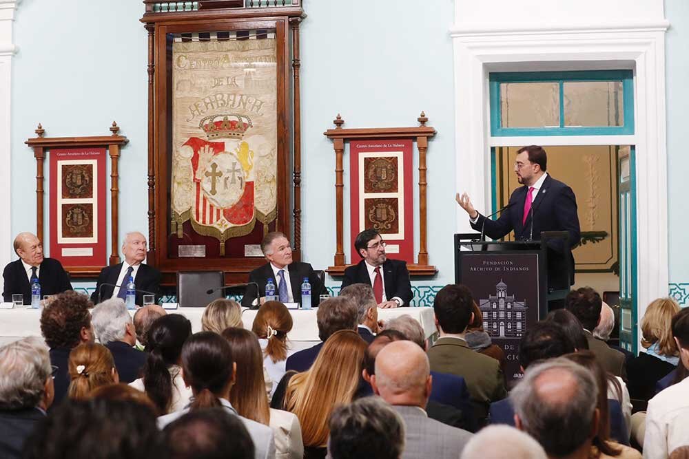 2025_05_23-presidente-entrega-bandera-guatemala-2