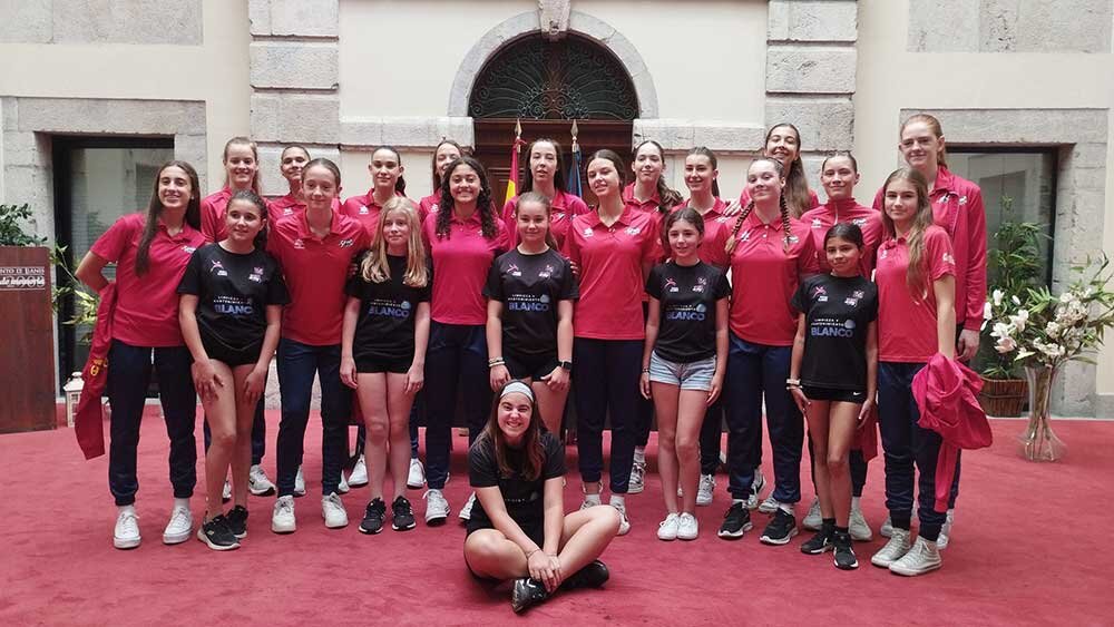 seleccion-femenina-voleibol-llanes-02