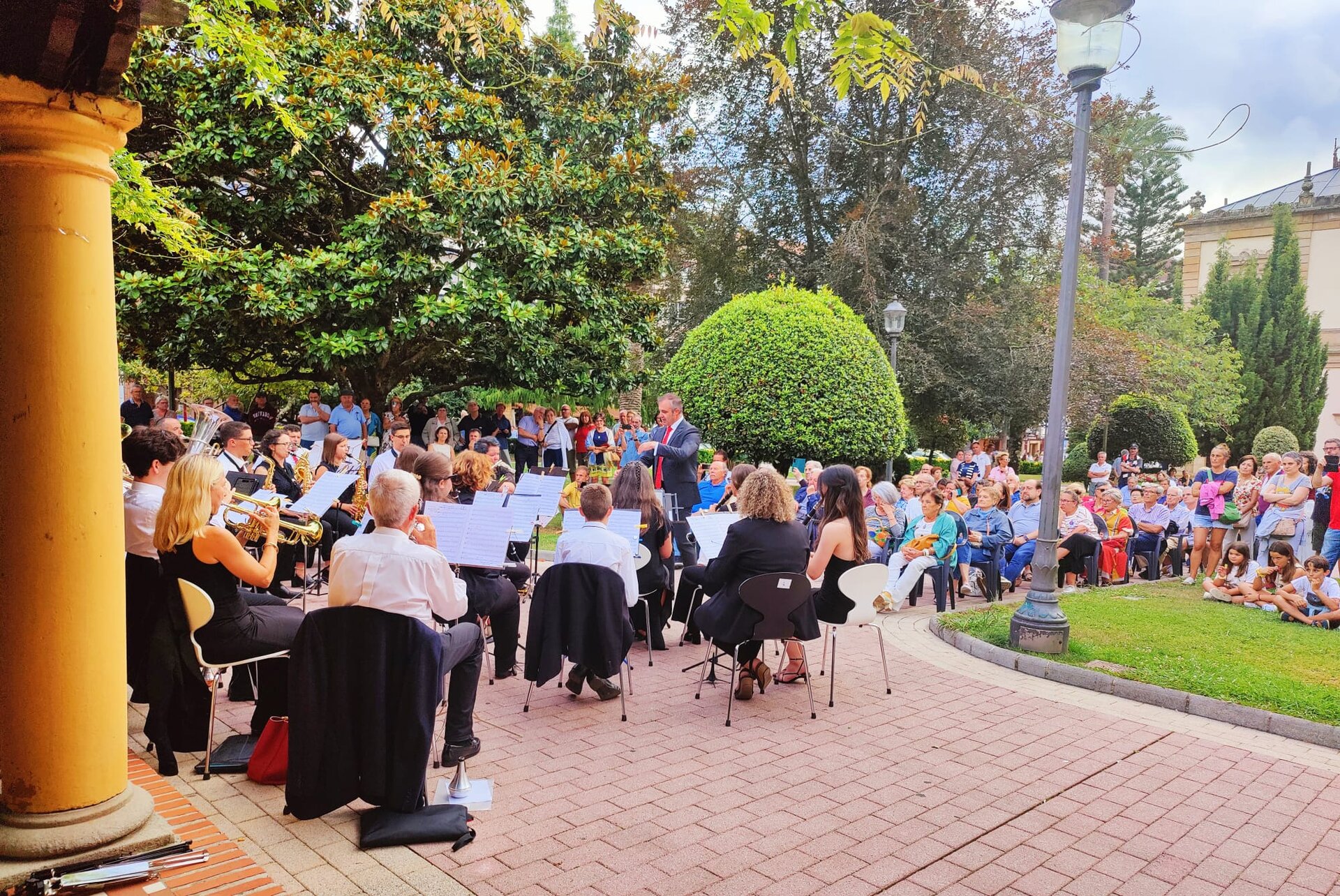 La Banda en la Pérgola (3)