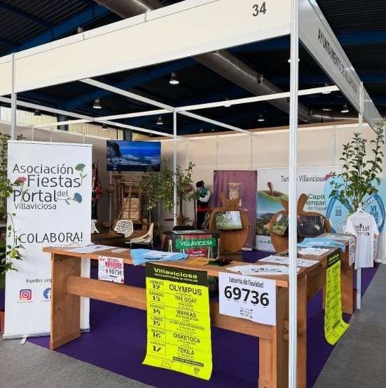 Estand Ayto. con todo el material de la Asociación de Fiestas del Portal