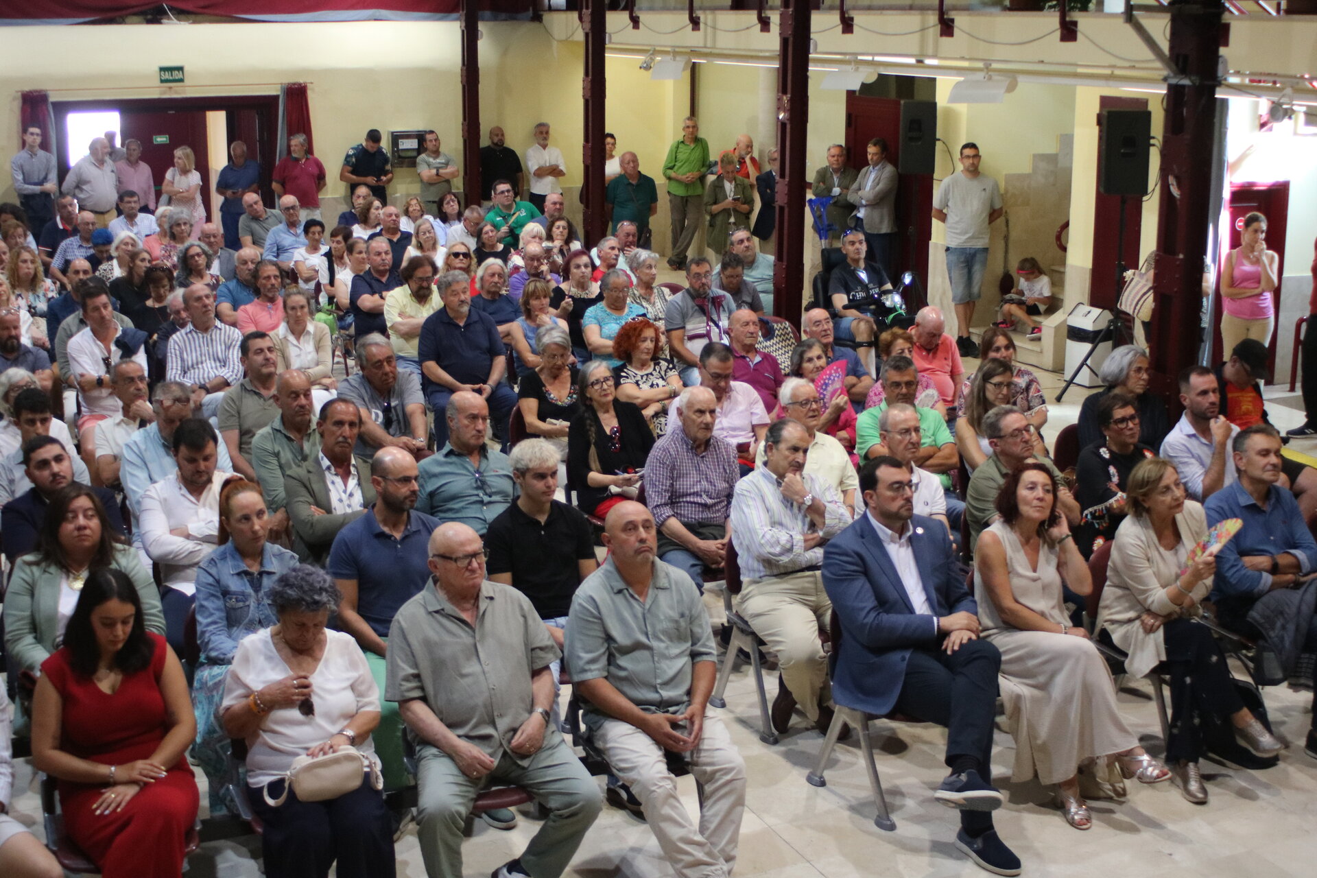 Más de 200 personas llenaron el Espacio Escénico Plaza la Habana para asistir al nombramiento de la nueva alcaldesa