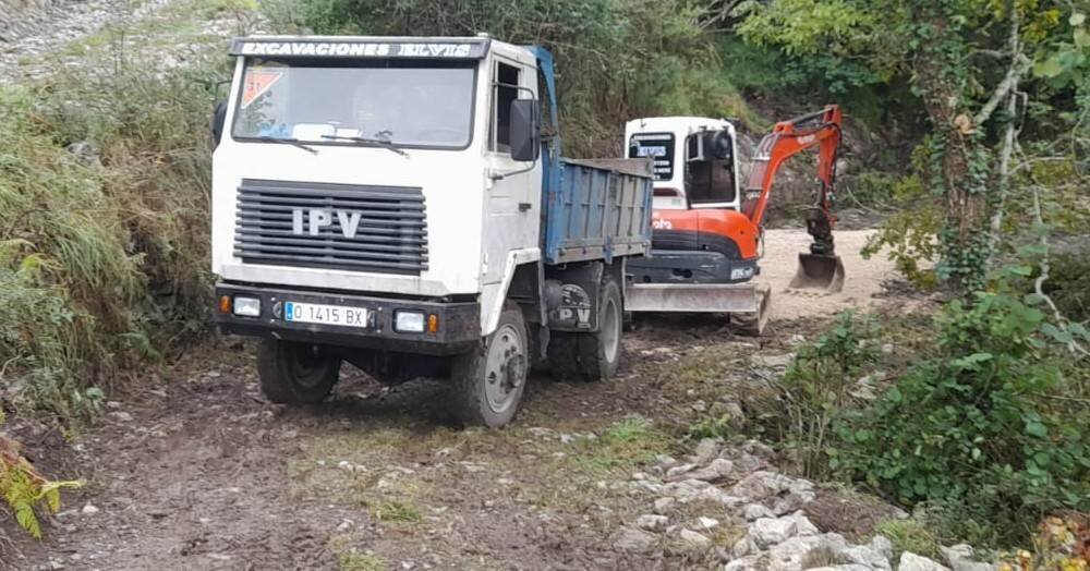Mejora de caminos y accesos en El Mazucu, Llanes.