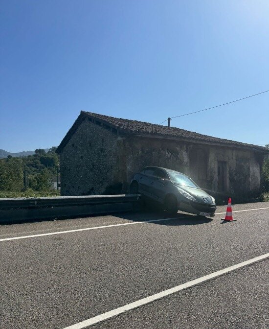 coche-accidente-ozanes