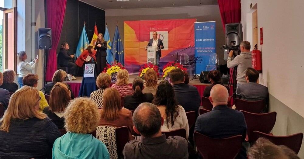 Momento de la intervención de Ovidio Zapico, consejero de Ordenación de Territorio, Urbanismo, Vivienda y Derechos Ciudadanos.