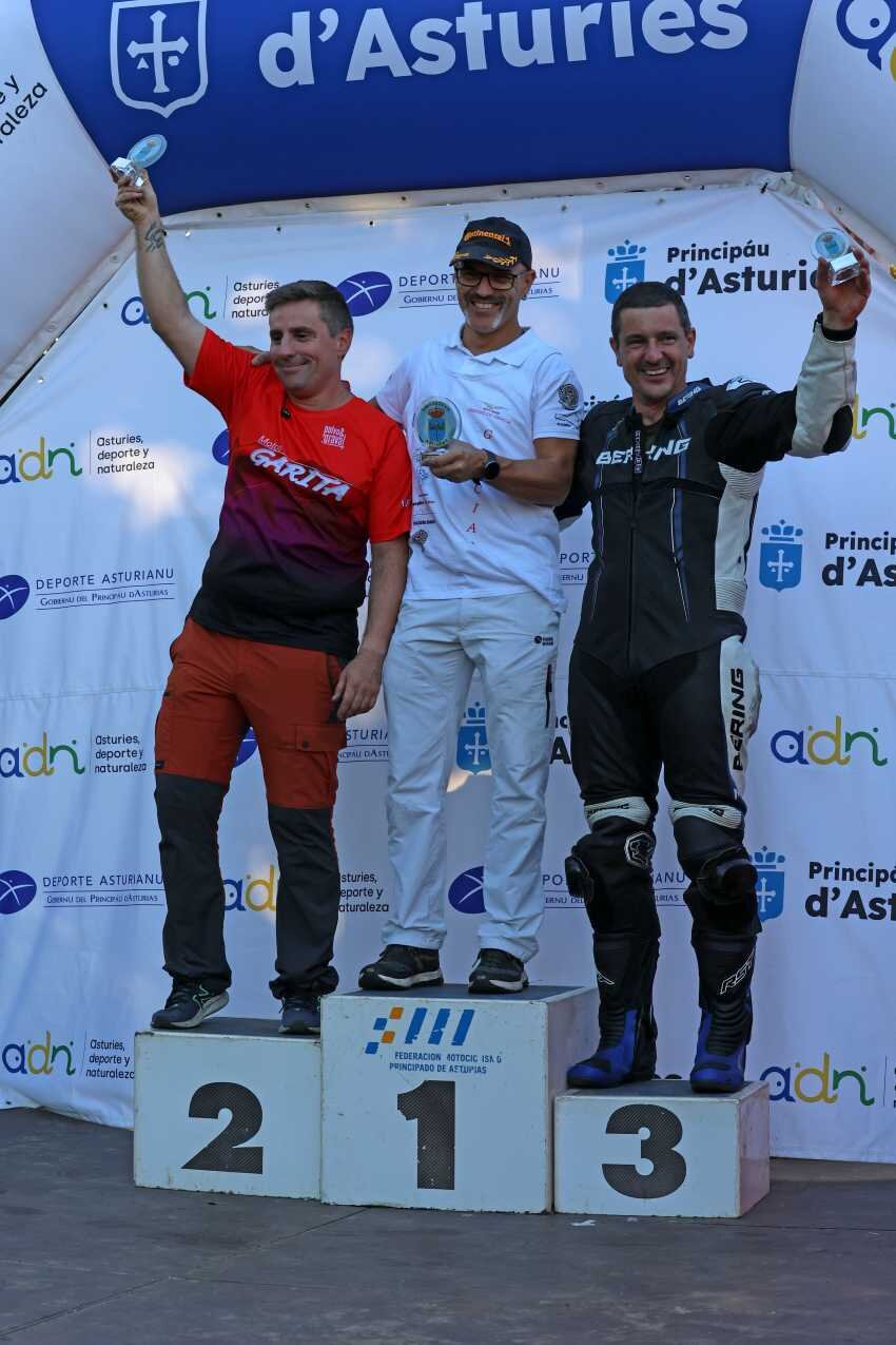 Pódium categoría EUROTWINS 500. 1 Sergio de Gracia, 2 Alejandro Martínez, 3 Esteban Muñiz.