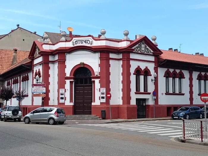Ateneo Obrero de Villaviciosa, lugar de representación de la obra.