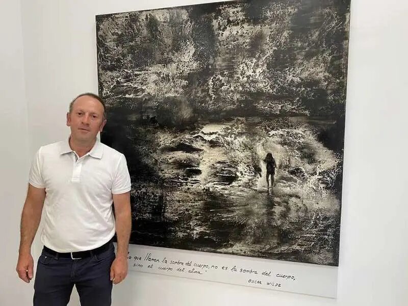 Guillermo Simón en la inauguración de la Sala de Exposiciones del Ateneo Obrero.