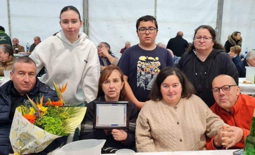 Familia de Raúl el de Fuentes homenajeado a título póstumo.