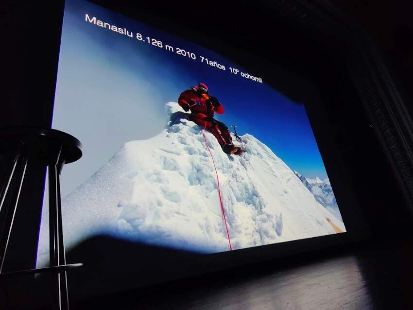 Carlos Soria en su décimo 8000, el Manaslu, a los 71 años.