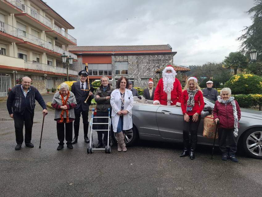 En la visita a la Residencia de Amandi, Miyar Somonte.