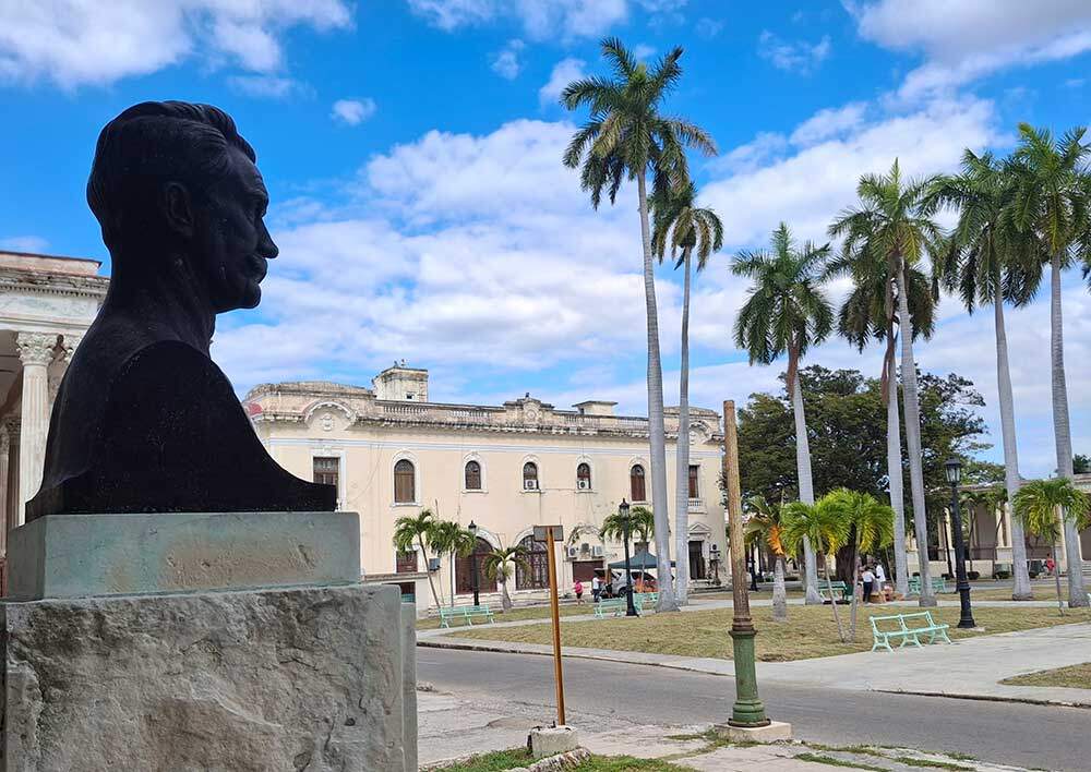 poeta-cabranes-lluis-portal