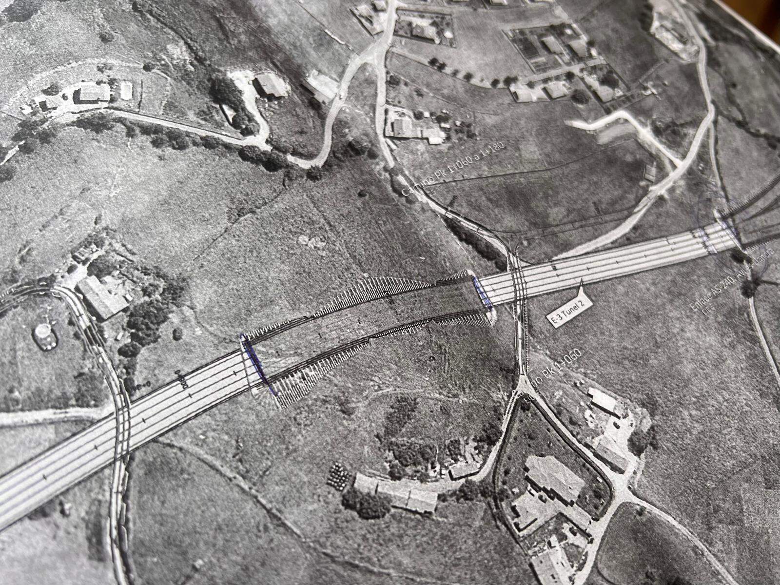 En el centro de la imagen el tramo que los vecinos de Severies piden que forme parte de un único túnel