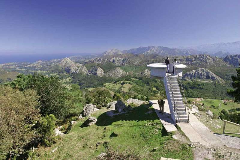 mirador del alto del fito en el sueve