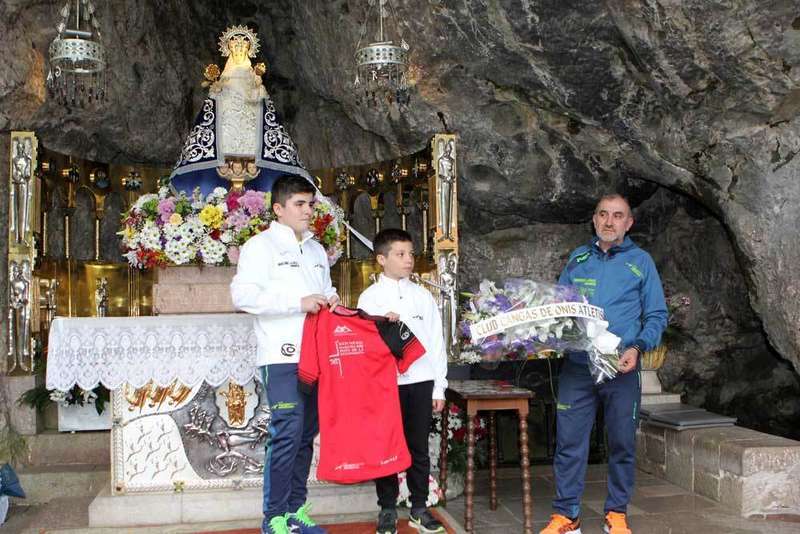 ofrenda-santina-covadonga-media-marat&oacute;n