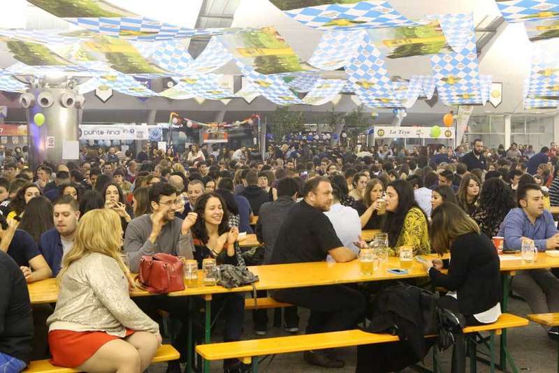 oktoberfest de cerveza en pola de siero