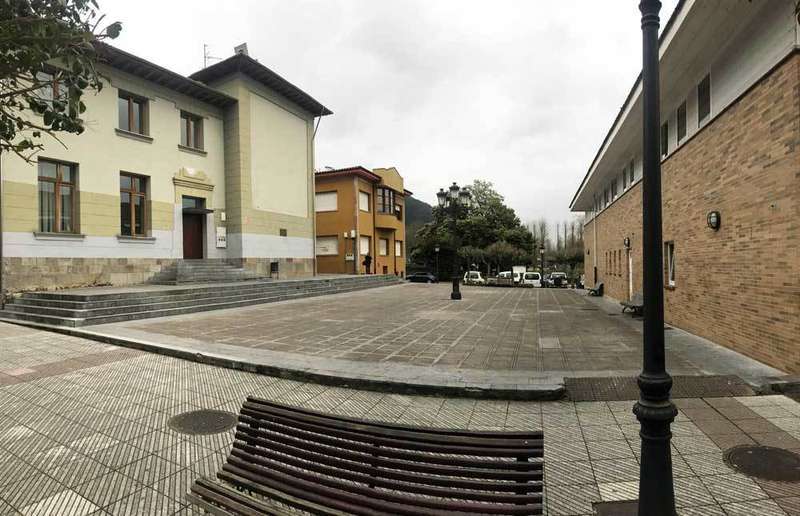 plaza-garcia-dory-arriondas-parres