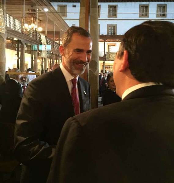 premios princesa de asturias alcalde alejandro vega y rey de espana don felipe de borbon