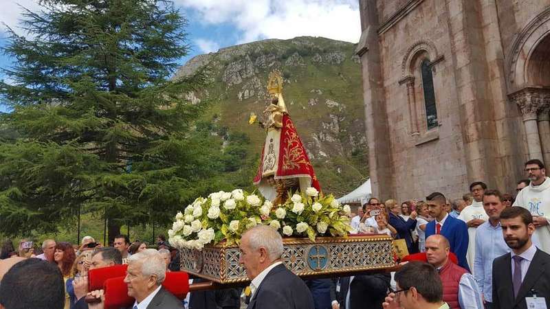 procesi&oacute;n-covadonga