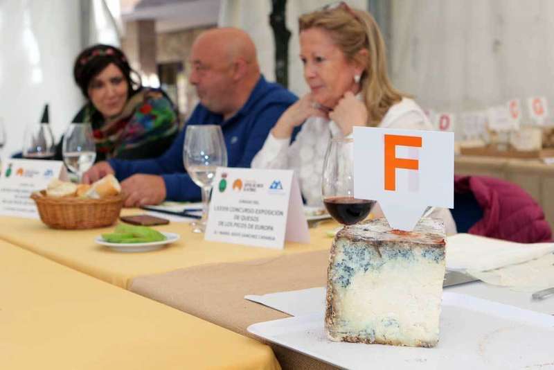 quesos-cangas-onis-gamoneu