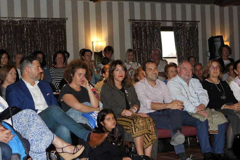 rosa-palo-desfile-cancer