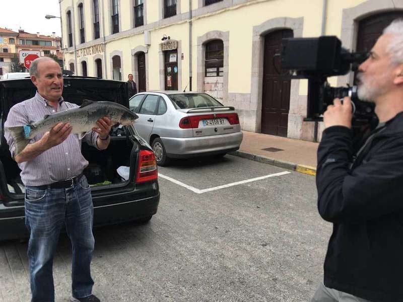 salm&oacute;n-bourdain-cnn-cangas-onis