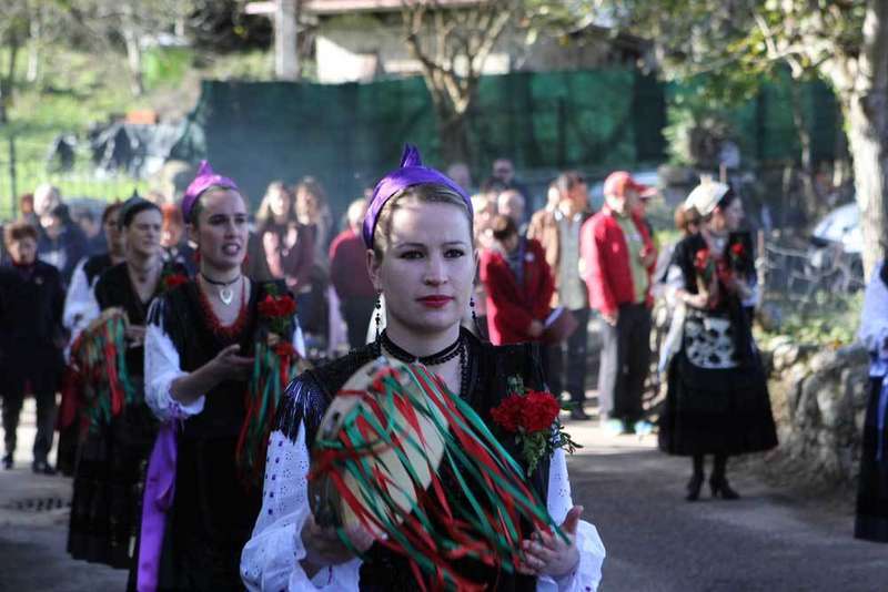 procesion san saturnino llames de pria llanes
