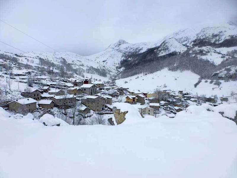 sotres en cabrales nevado